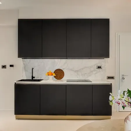 Magnolia مارينا دي كارّارا