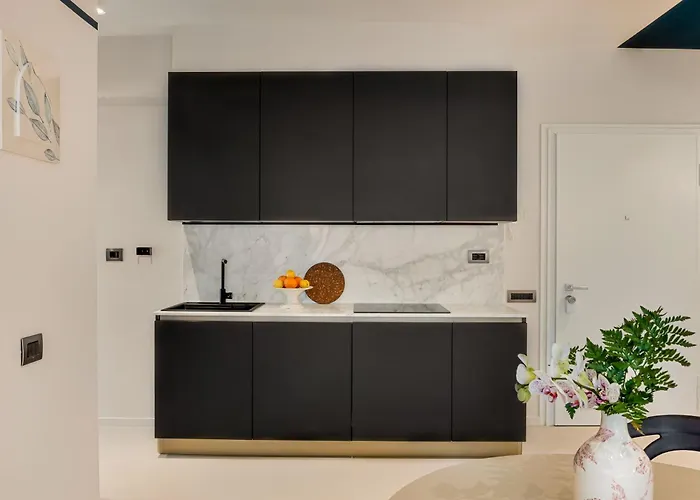 Magnolia مارينا دي كارّارا